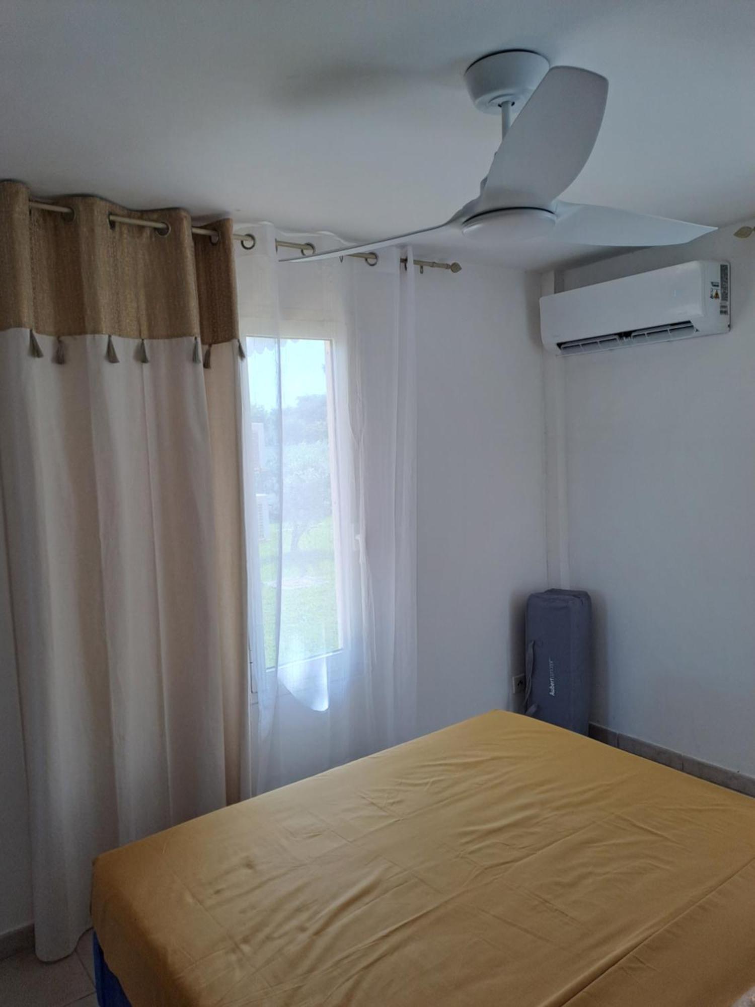 Rdc Appartement En Bord De Mer Au Son Des Vagues Le Moule Luaran gambar
